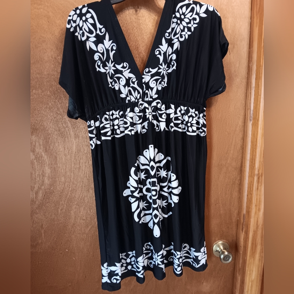 Cristina Love Black and White Floral Women's Top